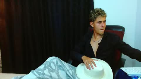 Snapshot of bastiaan_28 chatting on 03/21/26, 10:57 Bastian online show from 03/21/26, 10:57