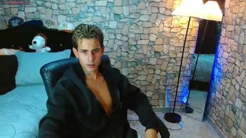 Snapshot of bastiaan_28 chatting on 04/18/26, 08:42 Bastian online show from 04/18/26, 08:42