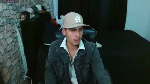 Snapshot of bastiaan_28 chatting on 06/12/26, 11:03 Bastian online show from 06/12/26, 11:03