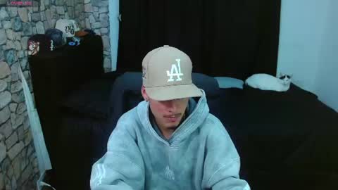 Snapshot of bastiaan_28 chatting on 06/19/26, 10:57 Bastian online show from 06/19/26, 10:57