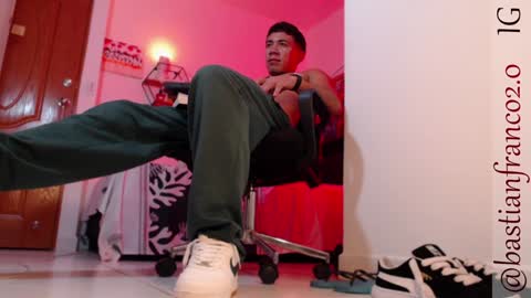 Snapshot of bastian_franco01 chatting on 12/03/24, 07:54 Bastian Independent Model online show from 12/03/24, 07:54