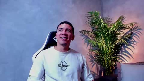 Bastian Independent Model online show from 01/13/26, 06:35