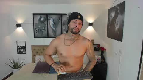 Snapshot of bastian_jones1 chatting on 10/19/25, 09:04 bastian_jones1 online show from 10/19/25, 09:04