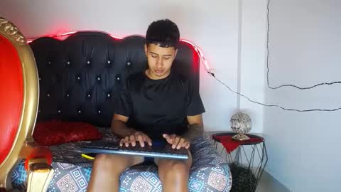 Snapshot of bastian_jonnes chatting on 10/23/25, 04:23 Bastian online show from 10/23/25, 04:23