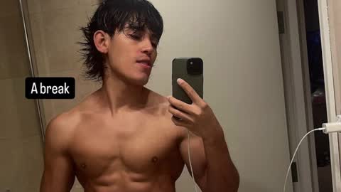 Snapshot of bastianmaalouf chatting on 01/12/25, 08:03 Bastian Maalouf online show from 01/12/25, 08:03