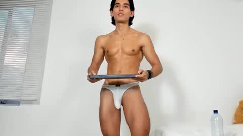 Bastian Maalouf  online show from 10/21/25, 10:32