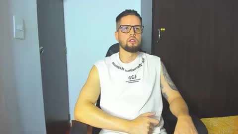 Snapshot of bastianwatson10 chatting on 11/06/25, 04:41 bastianwatson10 online show from 11/06/25, 04:41