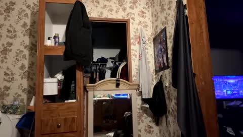 Snapshot of battlewolfxx chatting on 12/29/24, 04:38 battlewolfxx online show from 12/29/24, 04:38