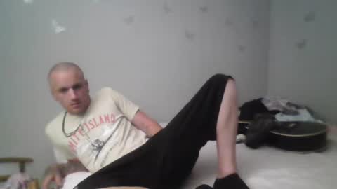 Snapshot of battlewolfxx chatting on 10/13/25, 03:50 battlewolfxx online show from 10/13/25, 03:50