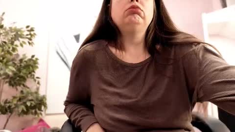 Snapshot of battymoll chatting on 01/18/26, 03:38 battymoll online show from 01/18/26, 03:38