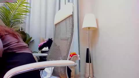 Snapshot of battymoll chatting on 02/19/26, 09:00 battymoll online show from 02/19/26, 09:00