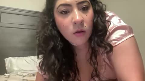 Snapshot of baybeegerrl chatting on 12/17/24, 01:07 baybeegerrl online show from 12/17/24, 01:07