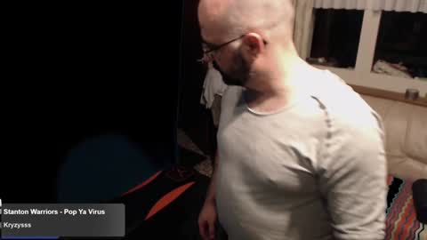 Snapshot of bazzz_8 chatting on 12/25/24, 06:09 bazzz_8 online show from 12/25/24, 06:09