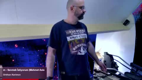 Snapshot of bazzz_8 chatting on 03/05/25, 06:45 bazzz_8 online show from 03/05/25, 06:45