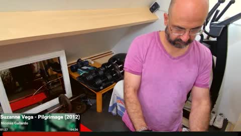 Snapshot of bazzz_8 chatting on 10/30/25, 04:52 bazzz_8 online show from 10/30/25, 04:52