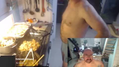 Snapshot of bazzz_8 chatting on 11/12/25, 03:56 bazzz_8 online show from 11/12/25, 03:56