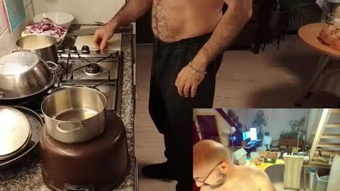 Snapshot of bazzz_8 chatting on 12/01/25, 04:34 bazzz_8 online show from 12/01/25, 04:34