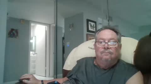Snapshot of bbb1952 chatting on 09/29/25, 04:34 Single Grandpa in Florida. Love to C2C and have Fun Privately online show from 09/29/25, 04:34