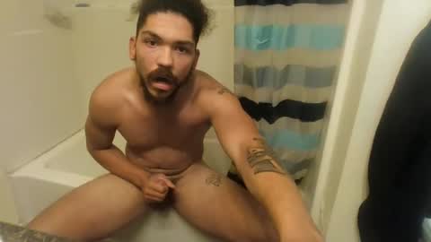 Snapshot of bbbbbro21 chatting on 10/31/25, 06:53 bbbbbro21 online show from 10/31/25, 06:53