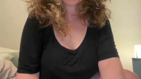 Snapshot of bbbecky33 chatting on 06/13/26, 01:47 bbbecky33 online show from 06/13/26, 01:47