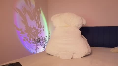 Love online show from 06/11/26, 12:32