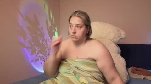 Love online show from 06/20/26, 05:16