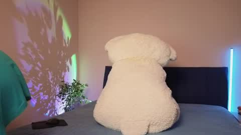 Love online show from 06/21/26, 05:59