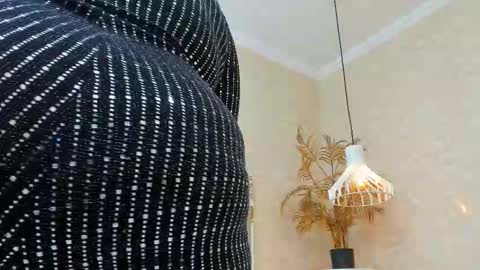 Snapshot of bbwcindyy chatting on 10/09/25, 04:05 BBW Cindyy online show from 10/09/25, 04:05