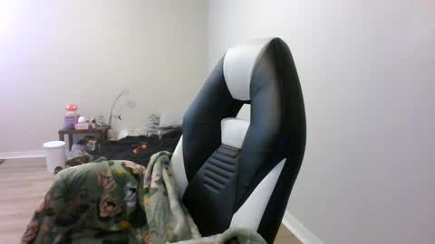 Snapshot of bbwliger95 chatting on 03/03/25, 03:42 BBWLiger95 online show from 03/03/25, 03:42