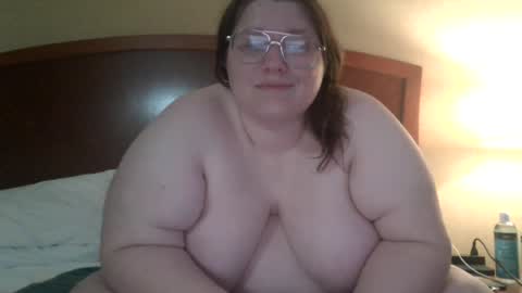 Snapshot of bbwlittlebear chatting on 07/18/26, 10:19 bbwlittlebear online show from 07/18/26, 10:19