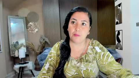 Snapshot of bbwluxurymuse chatting on 06/01/26, 11:34 bbwluxurymuse online show from 06/01/26, 11:34