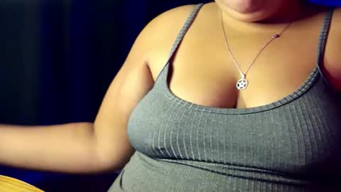 Snapshot of bbwroyalttty chatting on 06/05/26, 04:02 The girl next door online show from 06/05/26, 04:02