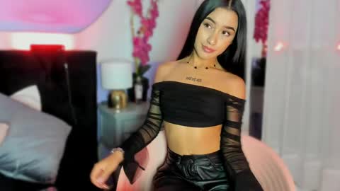 Snapshot of bby_izzy chatting on 04/28/26, 11:37 Bby online show from 04/28/26, 11:37