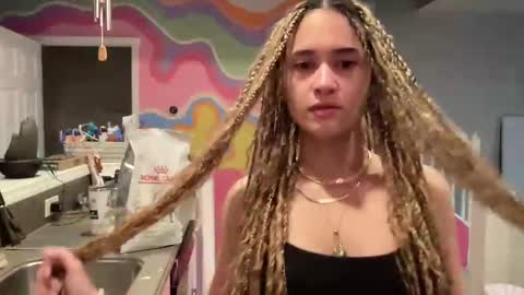 Snapshot of bbyangelyoga chatting on 02/15/25, 10:42 bbyangelyoga online show from 02/15/25, 10:42