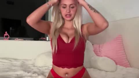 Snapshot of bbygirll2 chatting on 02/14/26, 02:30 Trinity online show from 02/14/26, 02:30