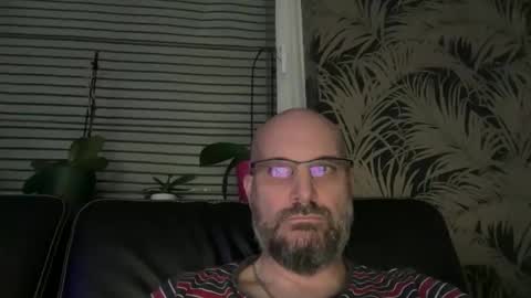 Snapshot of bcbg68 chatting on 11/02/25, 12:51 bcbg68 online show from 11/02/25, 12:51