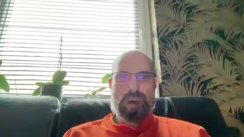 Snapshot of bcbg68 chatting on 11/12/25, 03:23 bcbg68 online show from 11/12/25, 03:23