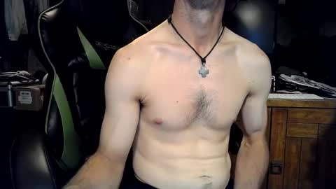 Snapshot of bchillin28 chatting on 09/21/25, 10:44 bchillin28 online show from 09/21/25, 10:44