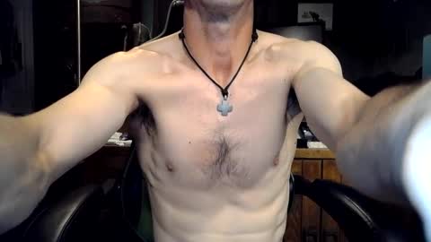 Snapshot of bchillin28 chatting on 09/28/25, 05:51 bchillin28 online show from 09/28/25, 05:51