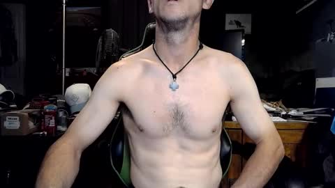 Snapshot of bchillin28 chatting on 10/19/25, 10:54 bchillin28 online show from 10/19/25, 10:54