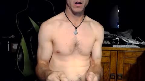 Snapshot of bchillin28 chatting on 10/22/25, 08:25 bchillin28 online show from 10/22/25, 08:25