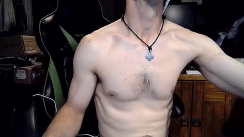 Snapshot of bchillin28 chatting on 11/13/25, 02:10 bchillin28 online show from 11/13/25, 02:10