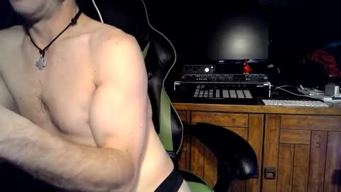 Snapshot of bchillin28 chatting on 01/14/26, 05:02 bchillin28 online show from 01/14/26, 05:02