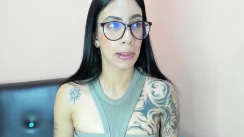 daniela villamizar online show from 01/11/25, 02:25