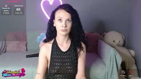 Snapshot of bea_doll chatting on 07/06/26, 01:24 Bea online show from 07/06/26, 01:24