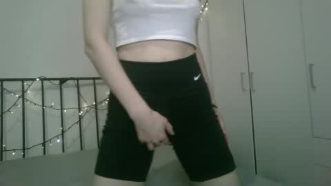 Snapshot of bea_trix77 chatting on 01/12/25, 05:11 Yours sweet Bea 3 online show from 01/12/25, 05:11