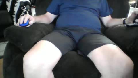 Snapshot of beachguy38 chatting on 11/01/25, 02:08 beachguy38 online show from 11/01/25, 02:08
