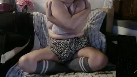 BeachyMILF online show from 05/06/26, 04:45