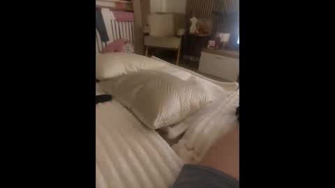 Snapshot of beanrb chatting on 09/10/25, 10:54 beanrb online show from 09/10/25, 10:54