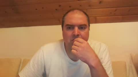 Snapshot of bear037 chatting on 09/30/25, 07:41 bear037 online show from 09/30/25, 07:41